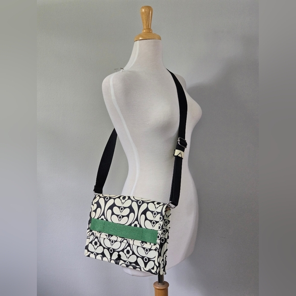 Orla Kiely Thessaly Nouveau Stem Ebony Print Flat Pack - Picture 8 of 10